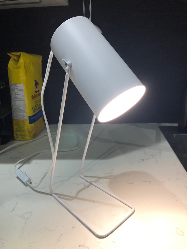 Structube ARTA Table Lamp in Indoor Lighting & Fans in Markham / York Region - Image 3