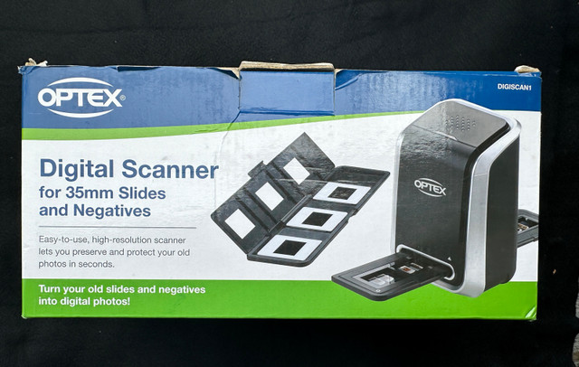 Optex- USB - Digital Scanner for 35 mm slides  in Cameras & Camcorders in Mississauga / Peel Region