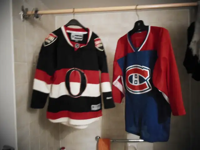 X-files-youth/adult books$5e Dvdss$10eSens$49Trade4 iphoneX/mini in Fiction in Ottawa - Image 10