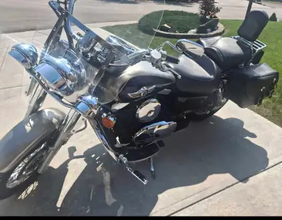 2007 Kawasaki 1500 classic. Great condition. 2nd owner. Well maintained blue and silver in colour, d...