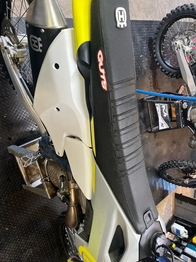 2024  husqvarna fc350  in Dirt Bikes & Motocross in Oshawa / Durham Region - Image 4