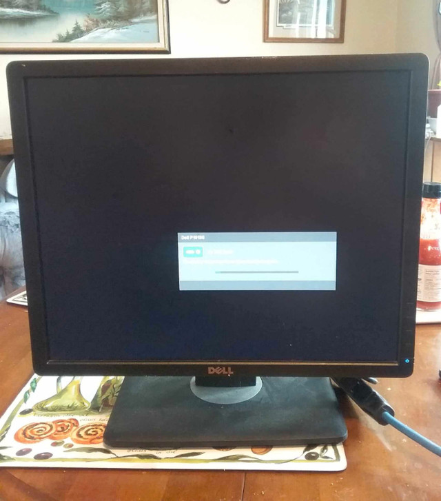 Dell P1913SF 19 inch Display - VGA & DVI - Black - Stand in Monitors in City of Toronto - Image 2