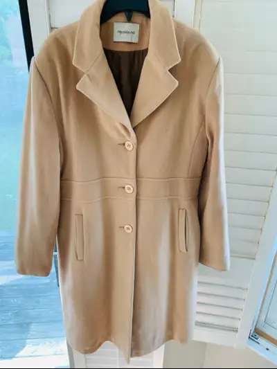 Women Beige Fitted Coat Long Fall/Winter size 10, View more