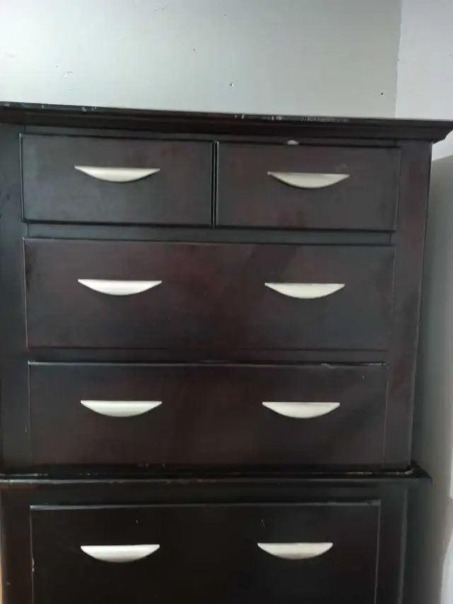 Chest of Drawers in Dressers & Wardrobes in Mississauga / Peel Region - Image 3