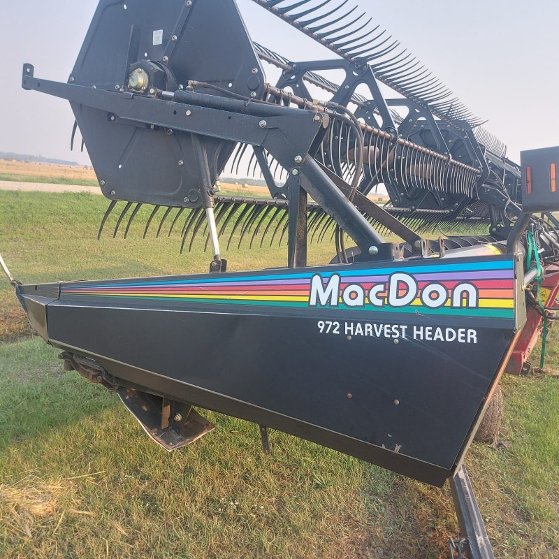 30ft 972 Macdon straightcut Header Farming Equipment Saskatoon Kijiji
