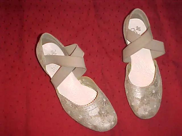 RIEKER ANTISTRESS SHOES in Women's - Shoes in Calgary - Image 2