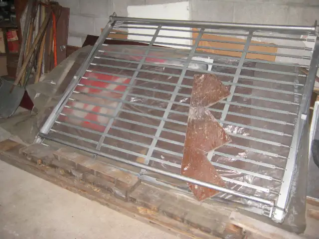 AUTHENTIC  ANTIQUE WOOD BED  **Reduced/reduced/reduced in Beds & Mattresses in City of Toronto - Image 6