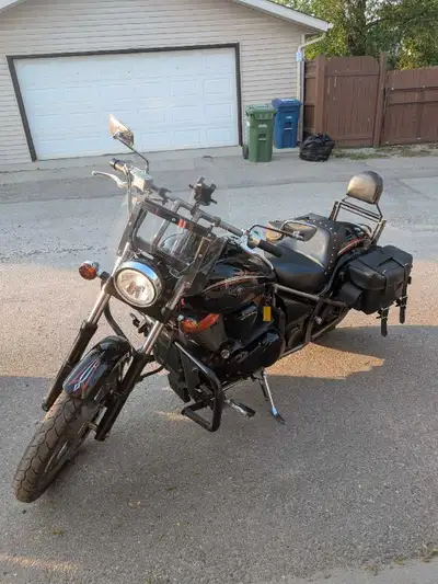 2009 Vn900se I bought the bike brand new. Has cobra swept exhaust, k&n aftermarket air filter, power...