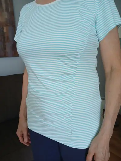 4 chandails sport, MÉD, bermuda, legging, View more