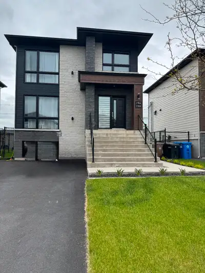 Grand 5 1/2 sur deux étages à louer à Beloeil