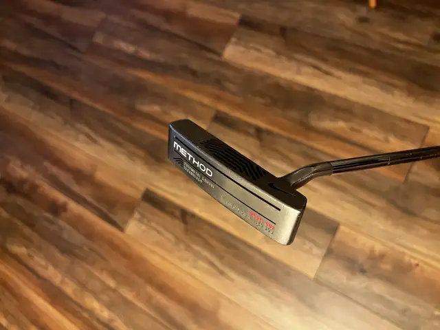 Nike method 002 putter in Golf in Markham / York Region - Image 2