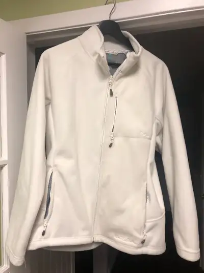 Women's Wind River fleece jacket, excellent condition, white, size XL Asking $15