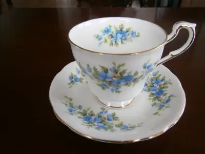 PARAGON FLORAL CUP AND SAUCER IS ONE OF THE "ENGLISH FLOWERS' SERIES. THE SET IS IN PERFECT CONDITIO...