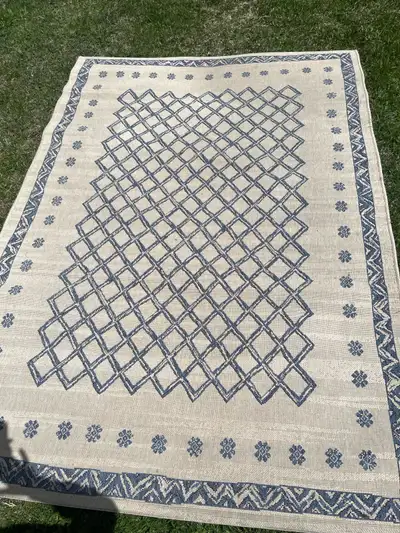 5X7 tan/navy jute rug, View more