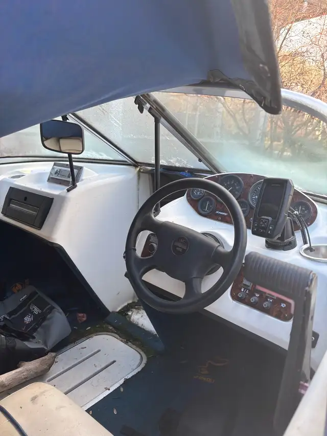 17 foot Sunbird Boat with Low Hours Volvo Inboard in Powerboats & Motorboats in Kelowna - Image 3