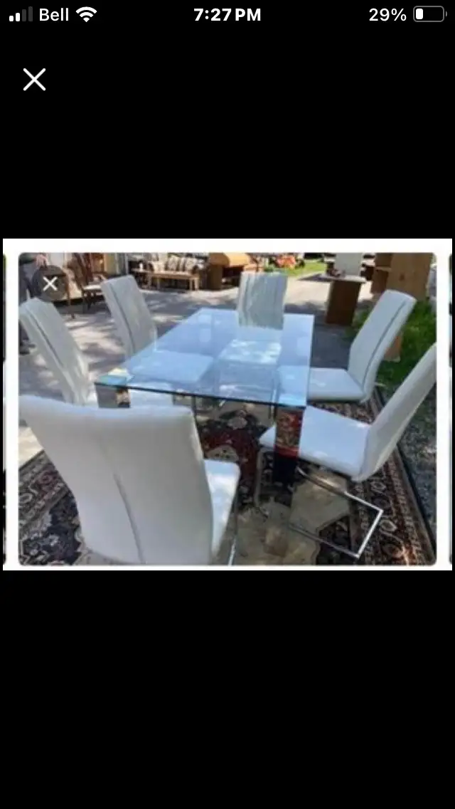 Gorgeous table @ 6 chairs Padded Faux Leather in Dining Tables & Sets in Markham / York Region - Image 6