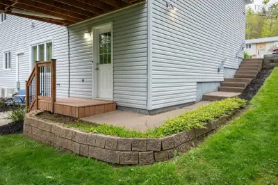 Bright Private 1-Bedroom Lower-Level Suite for Rent – Lower Sackville Rent: $1900/month (Includes He...