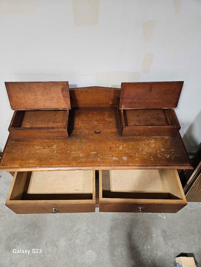 Antique %100 Solid Wood Dresser  in Dressers & Wardrobes in Kitchener / Waterloo - Image 3