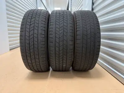 3 Tires 140$ for all All-season tires Michelin Energy Size: 205/60 R16 Located in my storage. 1460 T...