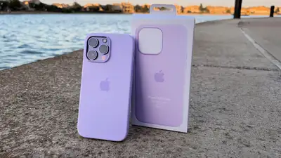 ORIGINALY PURCHASED AT THE APPLE STORE!!! NEVER BEEN USED!!! NO BOX!!! IF THE AD IS UP IT MEANS IT'S...