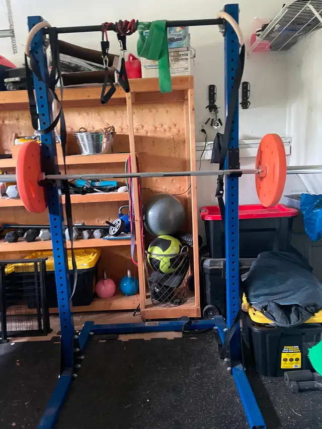 Squat rack and barbell62863277888386121