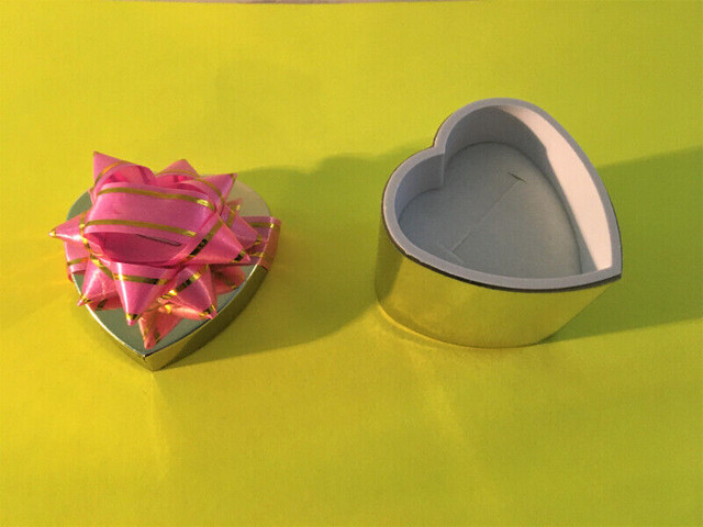 VALENTINE'S DAY Bonanza! - Heart-shaped ring boxes in Jewellery & Watches in Calgary - Image 4