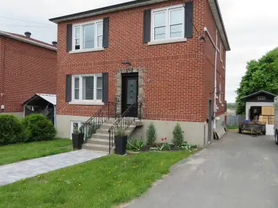2 Bd APT Available Aug 01 or Sept 1 South End