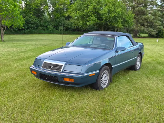 1990 Chrysler LeBaron in Cars & Trucks in Regina - Image 4