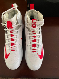 BRAND NEW Hurache Nike Mens baseball cleats size 11.5.