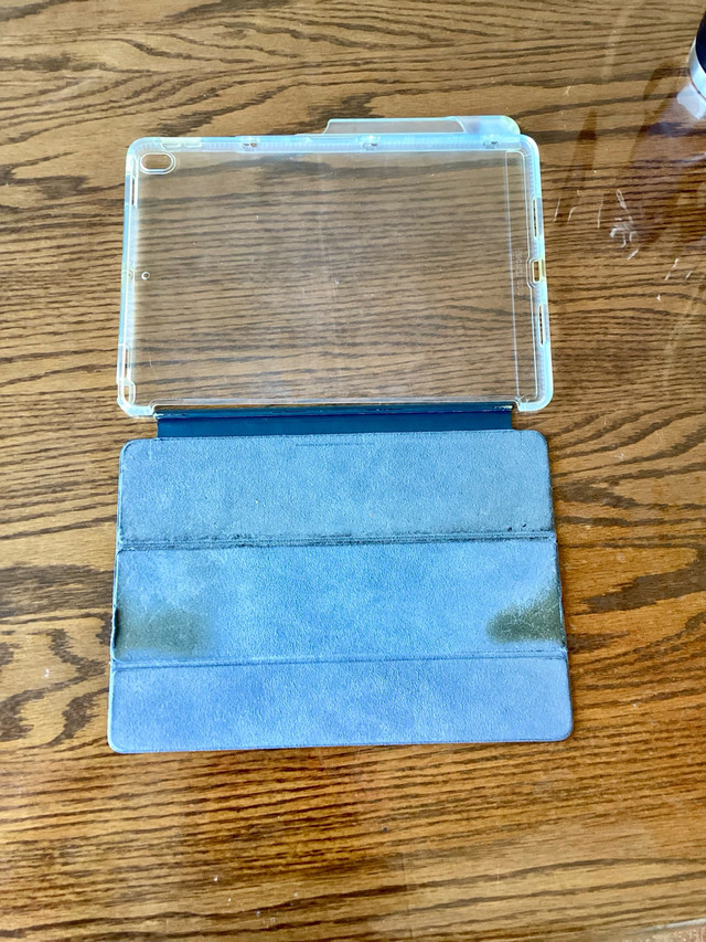 iPad Pro case and cover in iPad & Tablet Accessories in Gatineau