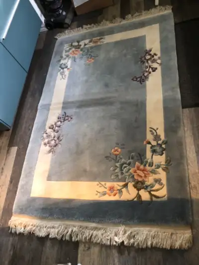 Approx: 80” long x 48” wide: this Peking rug 90 line wool hand knotted rug hand made oriental Chines...