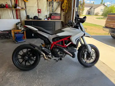 2017 Ducati Hypermotard 939 Selling my hyper. Has been garage kept over winters and always fresh oil...