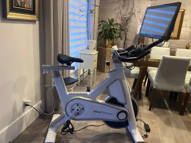 Vélo stationnaire haut de gamme in Other in Lévis - Image 2