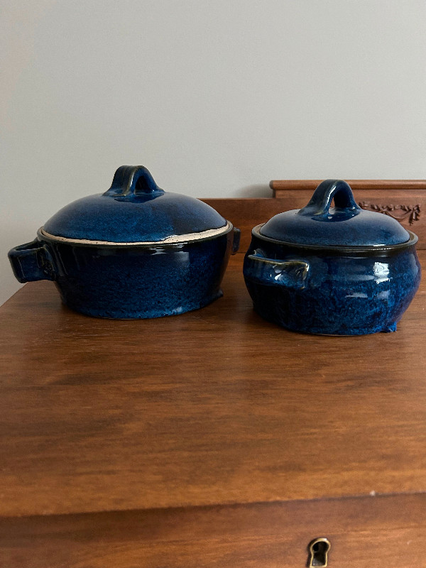 Two Round Hand Crafted Pottery Dishes W/Lids in Kitchen & Dining Wares in Peterborough