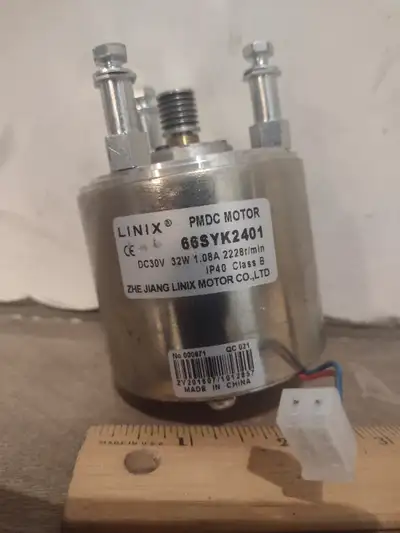 Prix demandé 50$ (Usagé -Used) MOTOR FAAC 950 Automated systems for leaf doors Mfgr: ZHE JIANG LINIX...