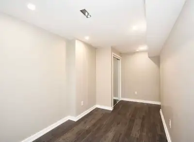 **Basement available for Rent near Wanless and Queenmary , Brampton * *2 BDRM + 1 Den (can use as a...