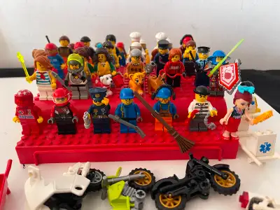 LEGO, LEGOS, FIGURES, MINI FIGURES, FIGURINES, GENUINE AUTHENTIC, ACCESSORIES, AHUNTSIC COMES EXACTL...