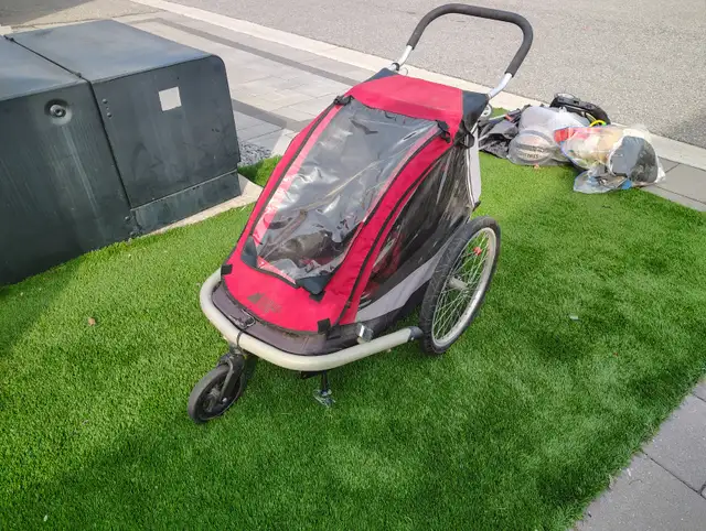 Mountain Equipment Co-op bike trailer [Used] in Kids in Markham / York Region - Image 2