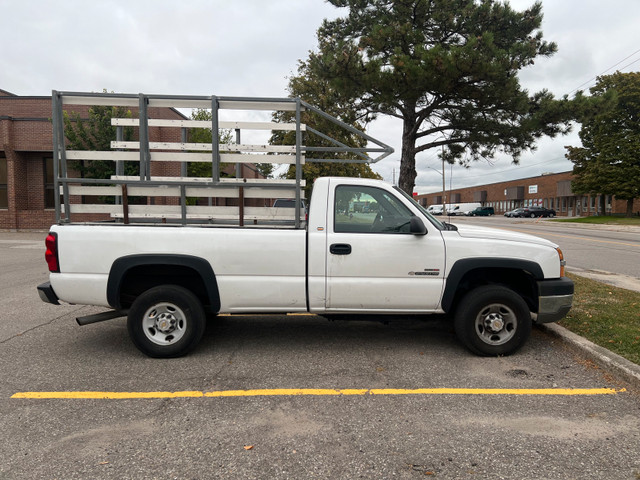 2004 Chevy Silverado 2500HD Diesel in Cars & Trucks in Mississauga / Peel Region - Image 4