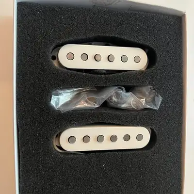 Fender Custom Shop 69 Pick-ups (neck + bridge), View more