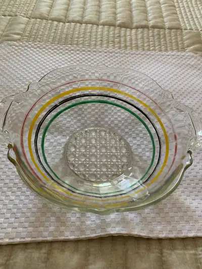 Selling a Vintage Depression glass hobnail base - Anchor Hocking ring - 1930’s - rare 8” dia bowl wi...