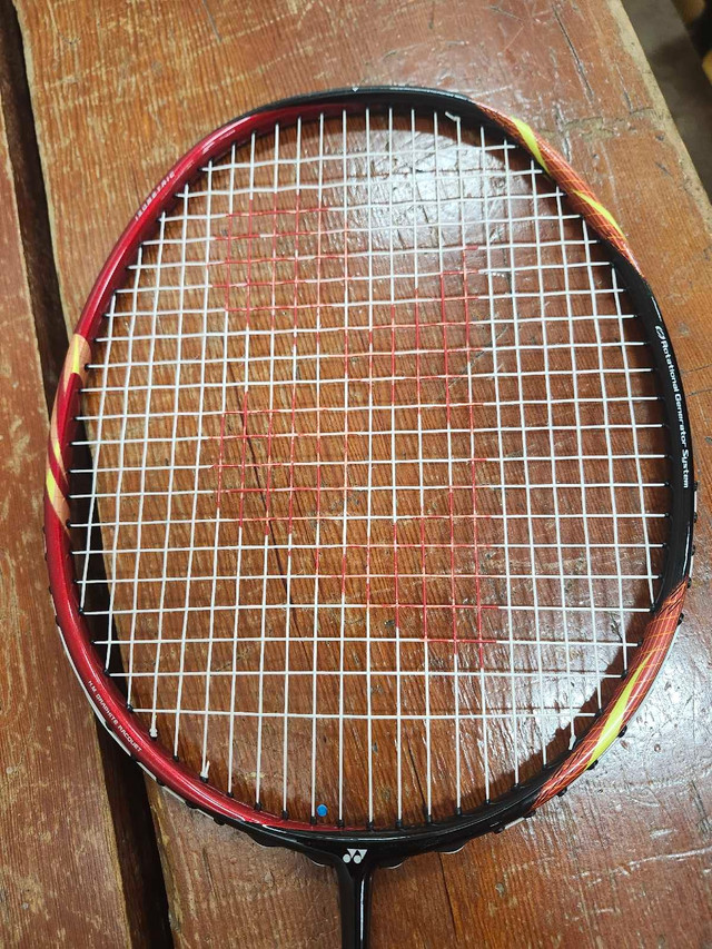 Used astrox 9 badminton racket in Tennis & Racquet in Ottawa - Image 2
