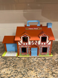Vintage Fisher Price Little People Family Tudor House #952