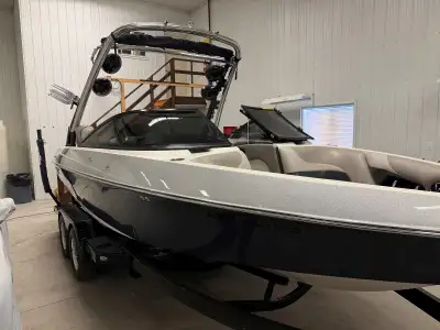 2011 Malibu with Evolution Surf System 261 Hours Monsoon 350 Engine Evolution Surf System 15K wetsou...
