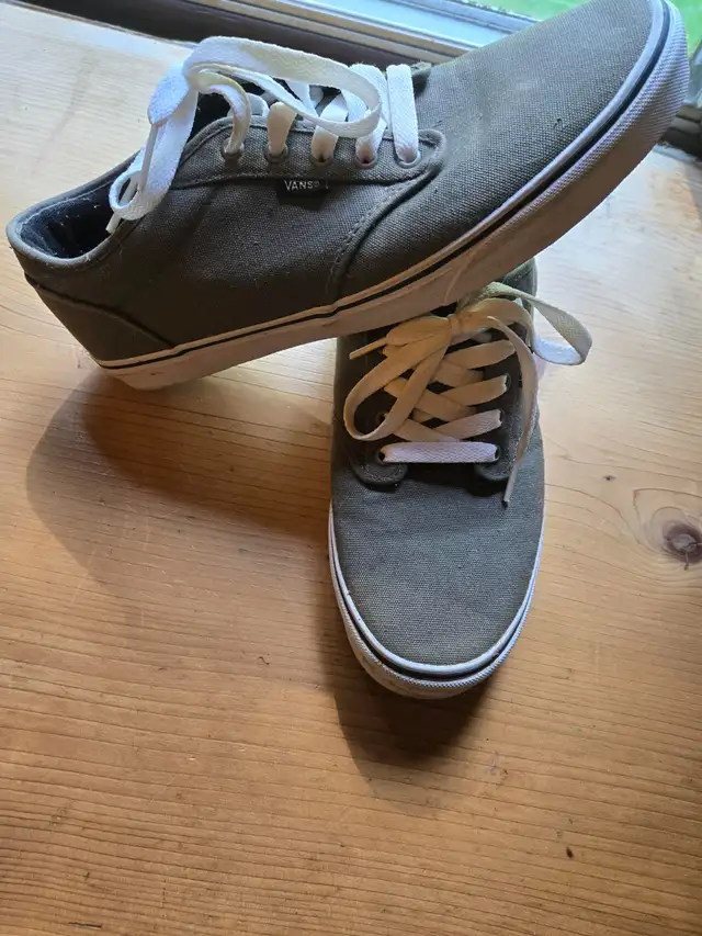 Vans Size 12 in Men's Shoes in Nanaimo - Image 3