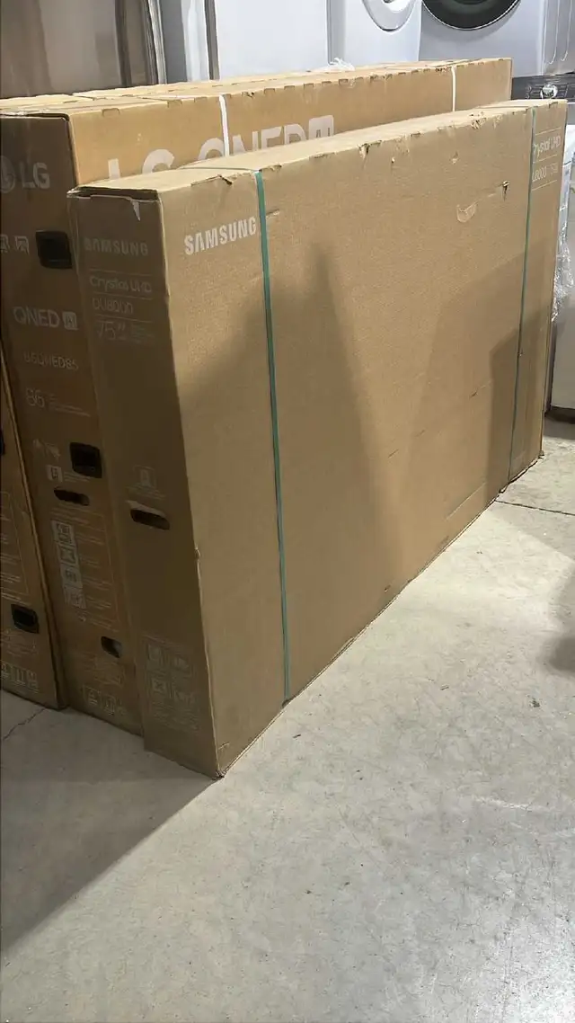 Samsung 75 inch 4K UHD Smart TV in TVs in Mississauga / Peel Region - Image 3