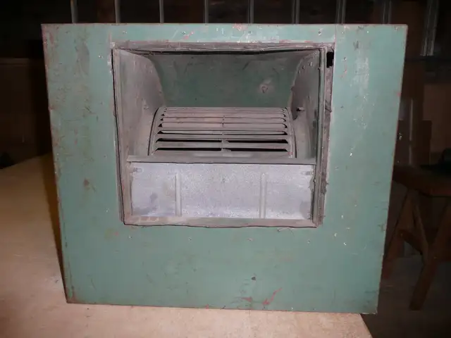 Boitier avec ventilateur de fournaise de 10 pouce in Fireplace & Firewood in Thetford Mines - Image 3