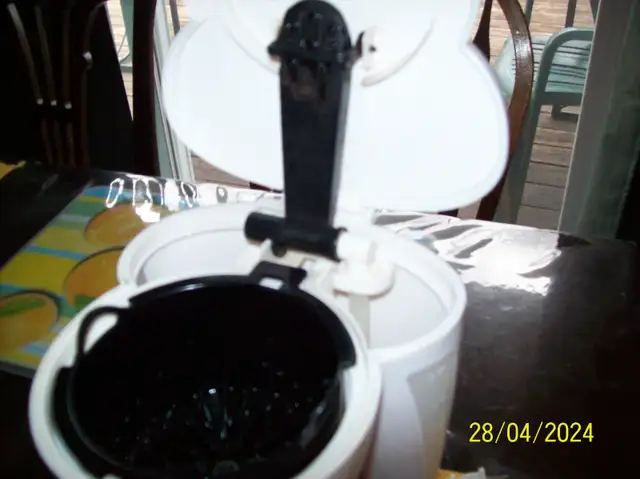 Small coffee maker in Coffee Makers in Cornwall - Image 4