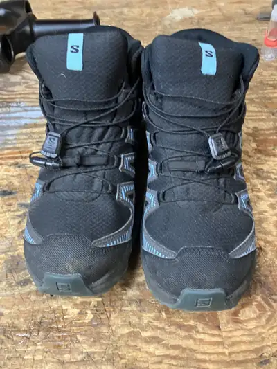 Kids Salomon XA Pro V8 Mid Waterproof Hiking Shoes size 4, View more