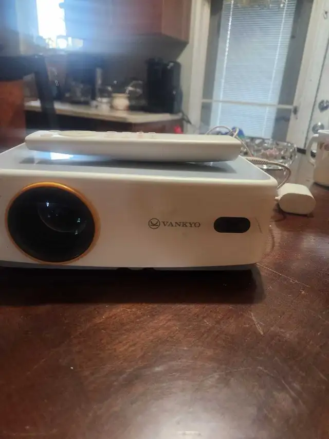 Vankyo Projector in General Electronics in Edmonton - Image 6